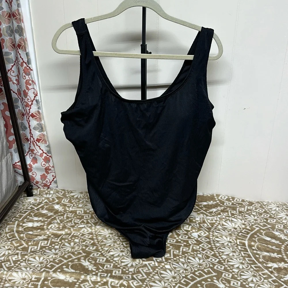 Catalina One Piece Black Swimsuit Size 3X (22-24)